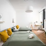 Super Zentral Super Schöner Altbau In Moabit Rostockerstraße Im Herzen Von Für Bis Zu 6 Personen Apartment