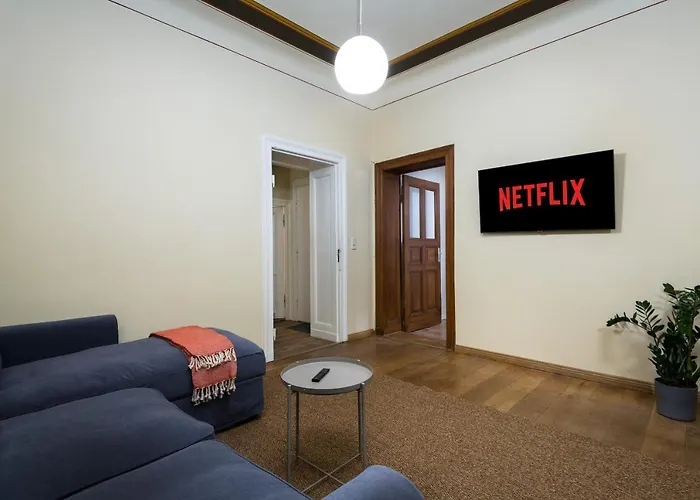 Super Zentral Super Schoener Altbau In Moabit Rostockerstrasse Im Herzen Von Fuer Bis Zu 6 Personen *