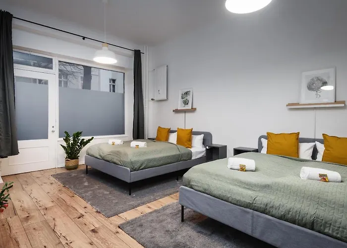 Super Zentral Super Schoener Altbau In Moabit Rostockerstrasse Im Herzen Von Fuer Bis Zu 6 Personen Apartmán Berlín