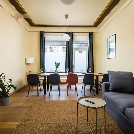 Appartement Super Zentral Super Schoener Altbau In Moabit Rostockerstrasse Im Herzen Von Fuer Bis Zu 6 Personen *