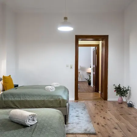 Super Zentral Super Schöner Altbau In Moabit Rostockerstraße Im Herzen Von Für Bis Zu 6 Personen
