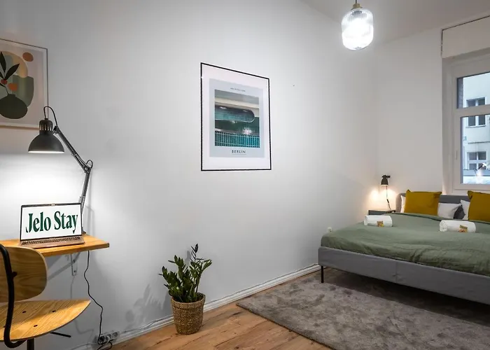 Apartamento Super Zentral Super Schoener Altbau In Moabit Rostockerstrasse Im Herzen Von Fuer Bis Zu 6 Personen *