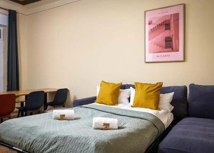 Super Zentral Super Schoener Altbau In Moabit Rostockerstrasse Im Herzen Von Fuer Bis Zu 6 Personen Apartamento Berlim